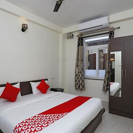 Oyo 16708 Sada Shiv Guest House พาราณสี ภายนอก รูปภาพ
