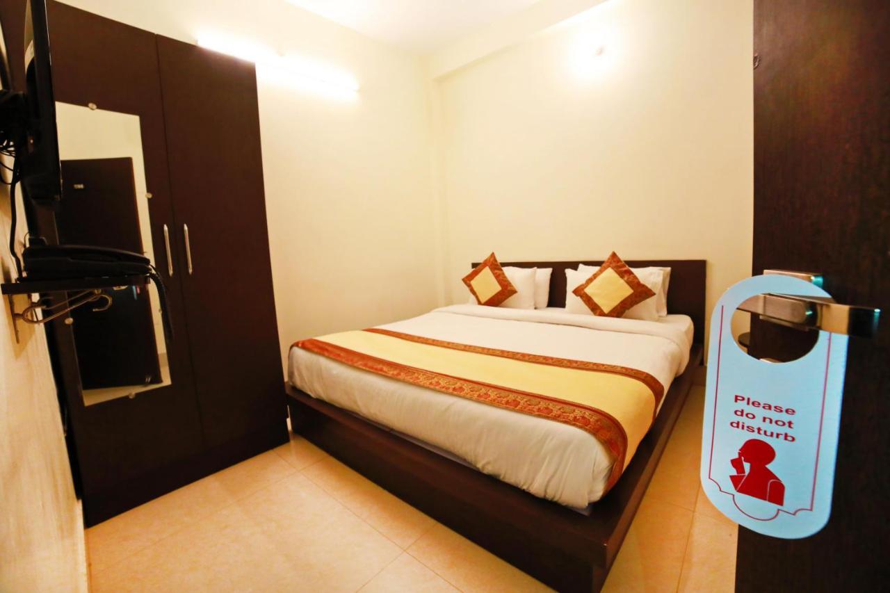 Oyo 16708 Sada Shiv Guest House พาราณสี ภายนอก รูปภาพ