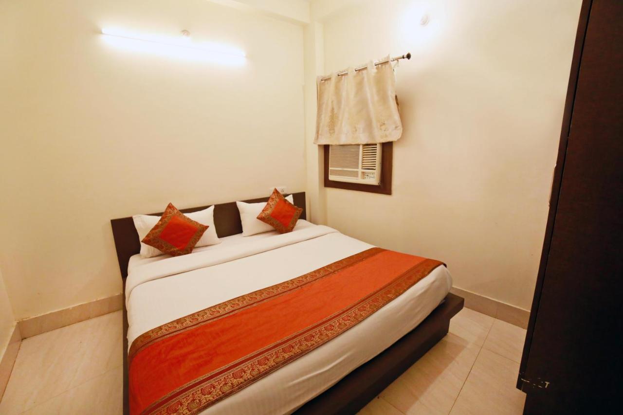 Oyo 16708 Sada Shiv Guest House พาราณสี ภายนอก รูปภาพ