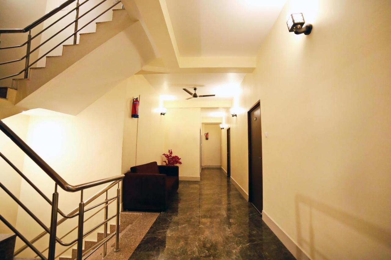 Oyo 16708 Sada Shiv Guest House พาราณสี ภายนอก รูปภาพ