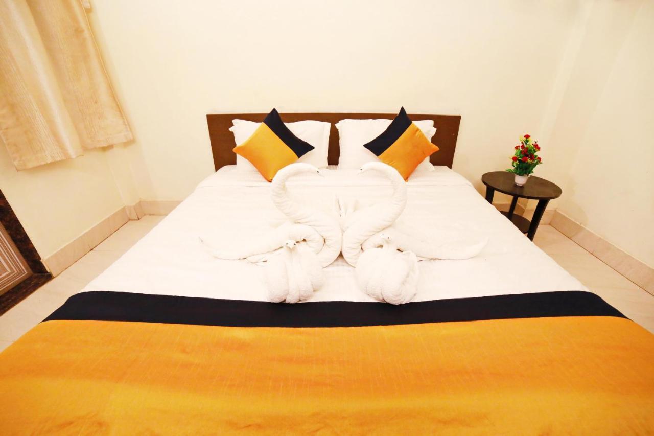 Oyo 16708 Sada Shiv Guest House พาราณสี ภายนอก รูปภาพ