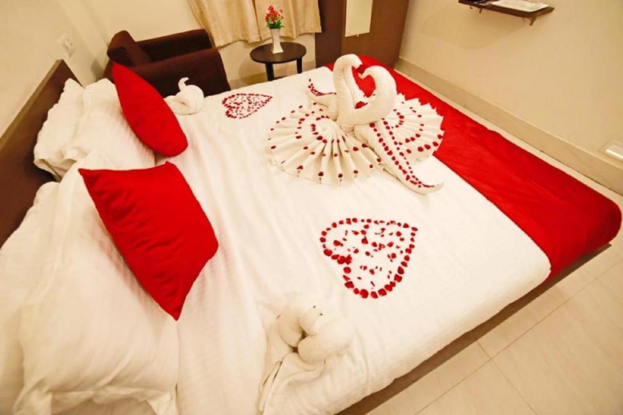 Oyo 16708 Sada Shiv Guest House พาราณสี ภายนอก รูปภาพ