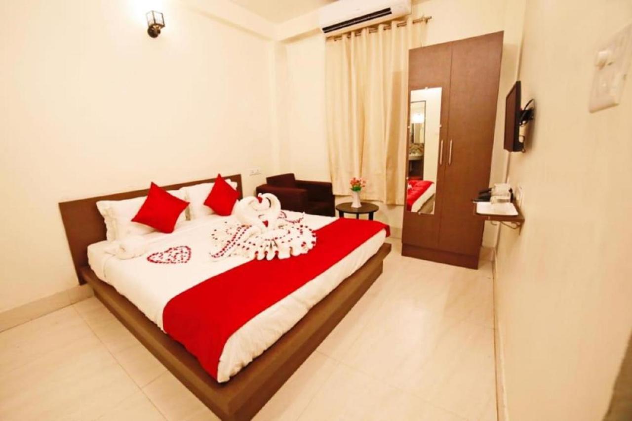 Oyo 16708 Sada Shiv Guest House พาราณสี ภายนอก รูปภาพ