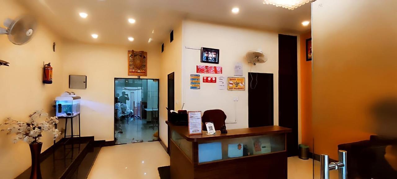Oyo 16708 Sada Shiv Guest House พาราณสี ภายนอก รูปภาพ