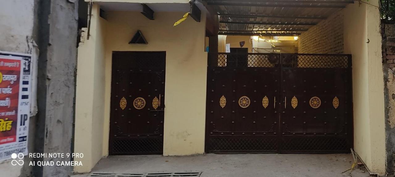 Oyo 16708 Sada Shiv Guest House พาราณสี ภายนอก รูปภาพ