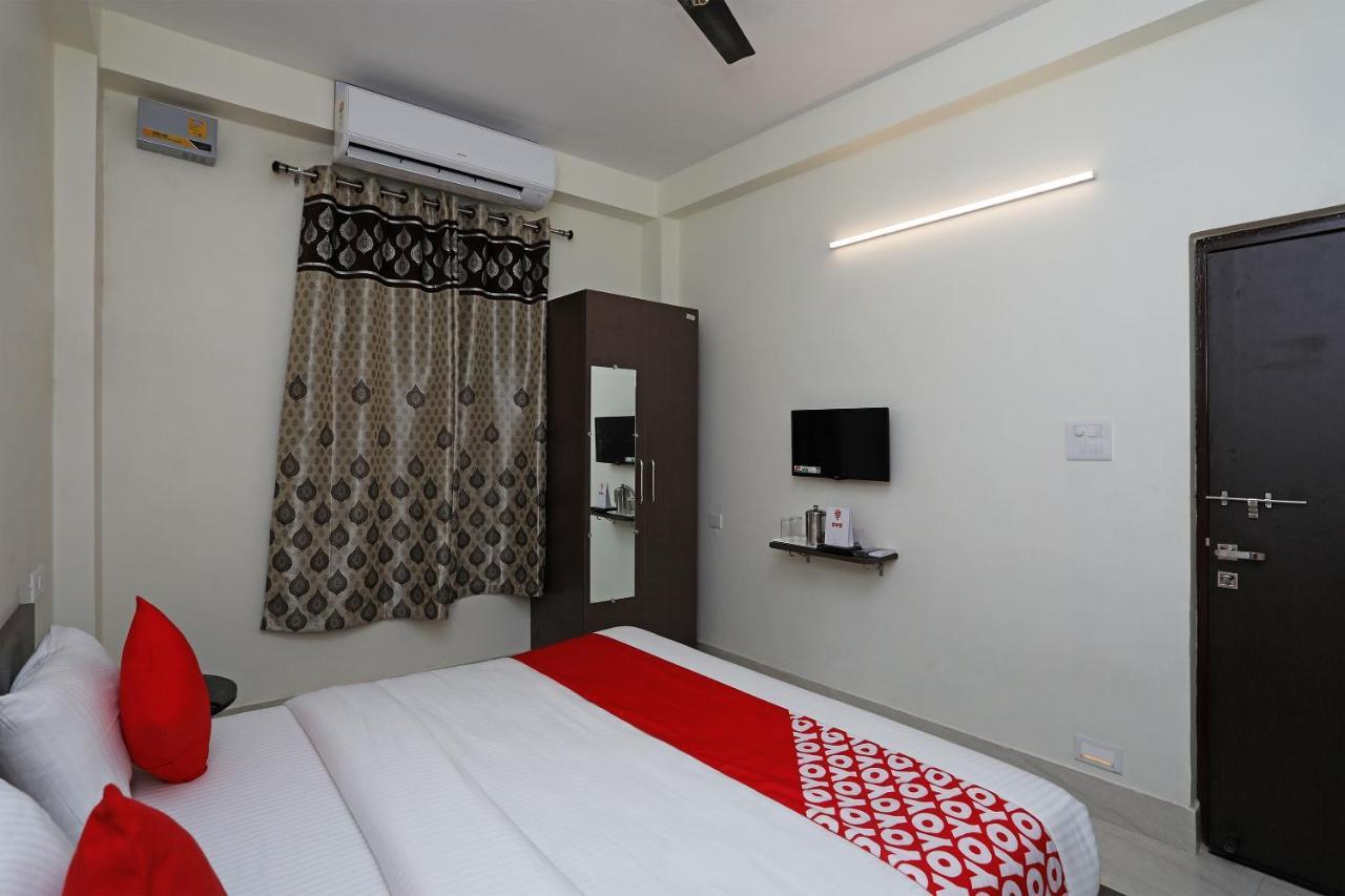 Oyo 16708 Sada Shiv Guest House พาราณสี ภายนอก รูปภาพ