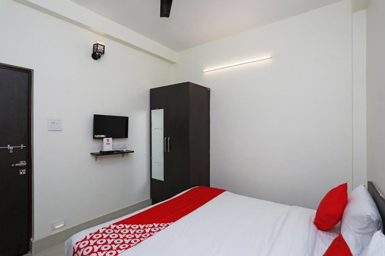 Oyo 16708 Sada Shiv Guest House พาราณสี ภายนอก รูปภาพ