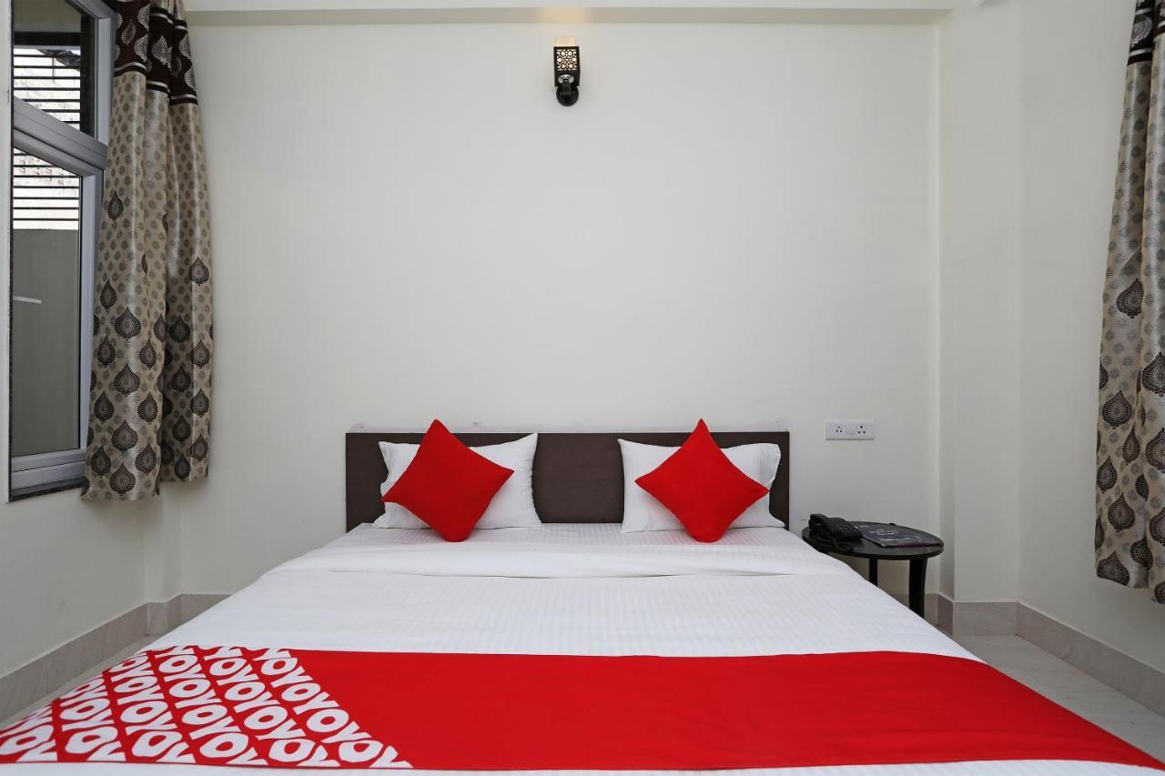 Oyo 16708 Sada Shiv Guest House พาราณสี ภายนอก รูปภาพ