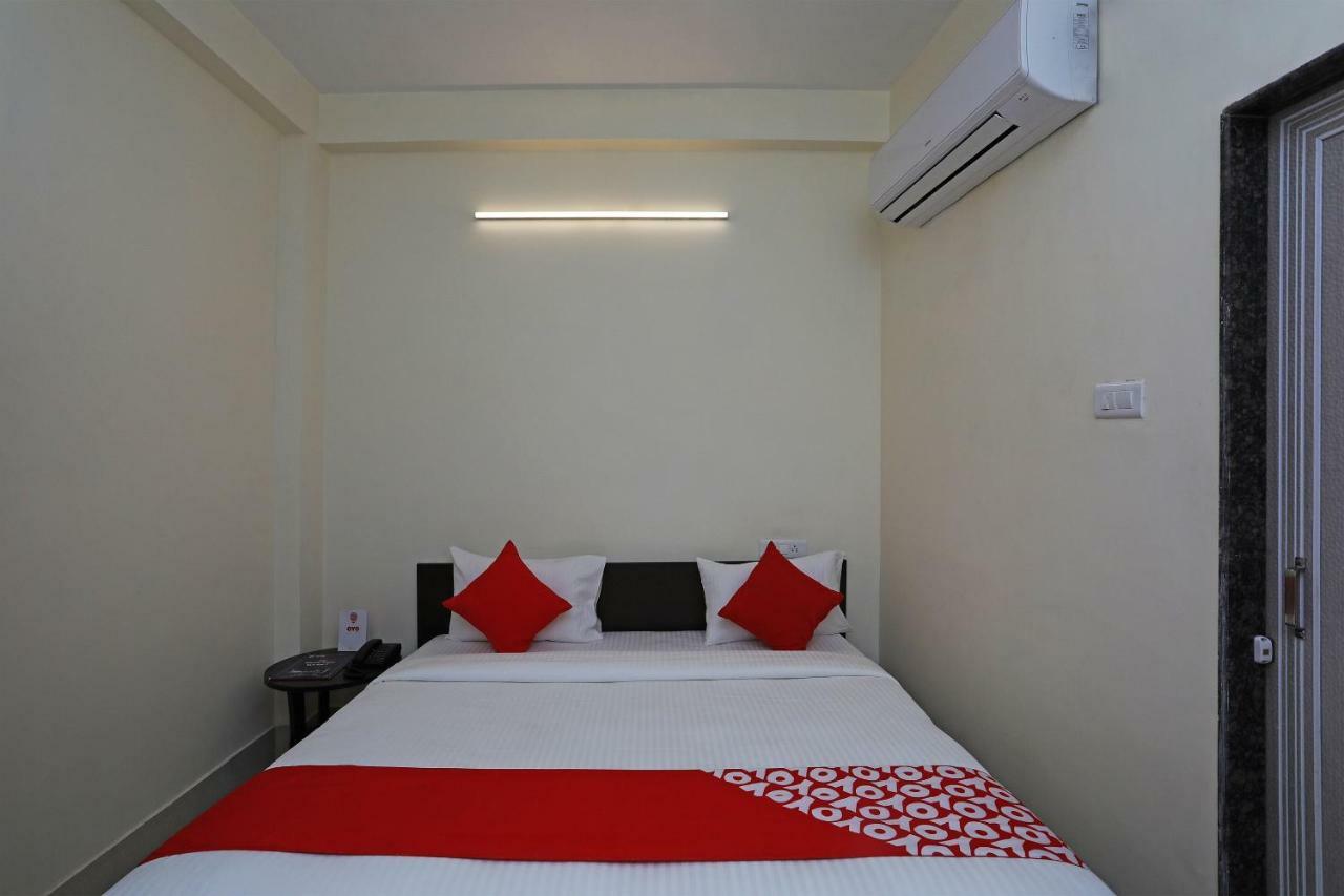 Oyo 16708 Sada Shiv Guest House พาราณสี ภายนอก รูปภาพ